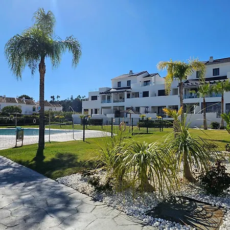 Arroyo Apartment *